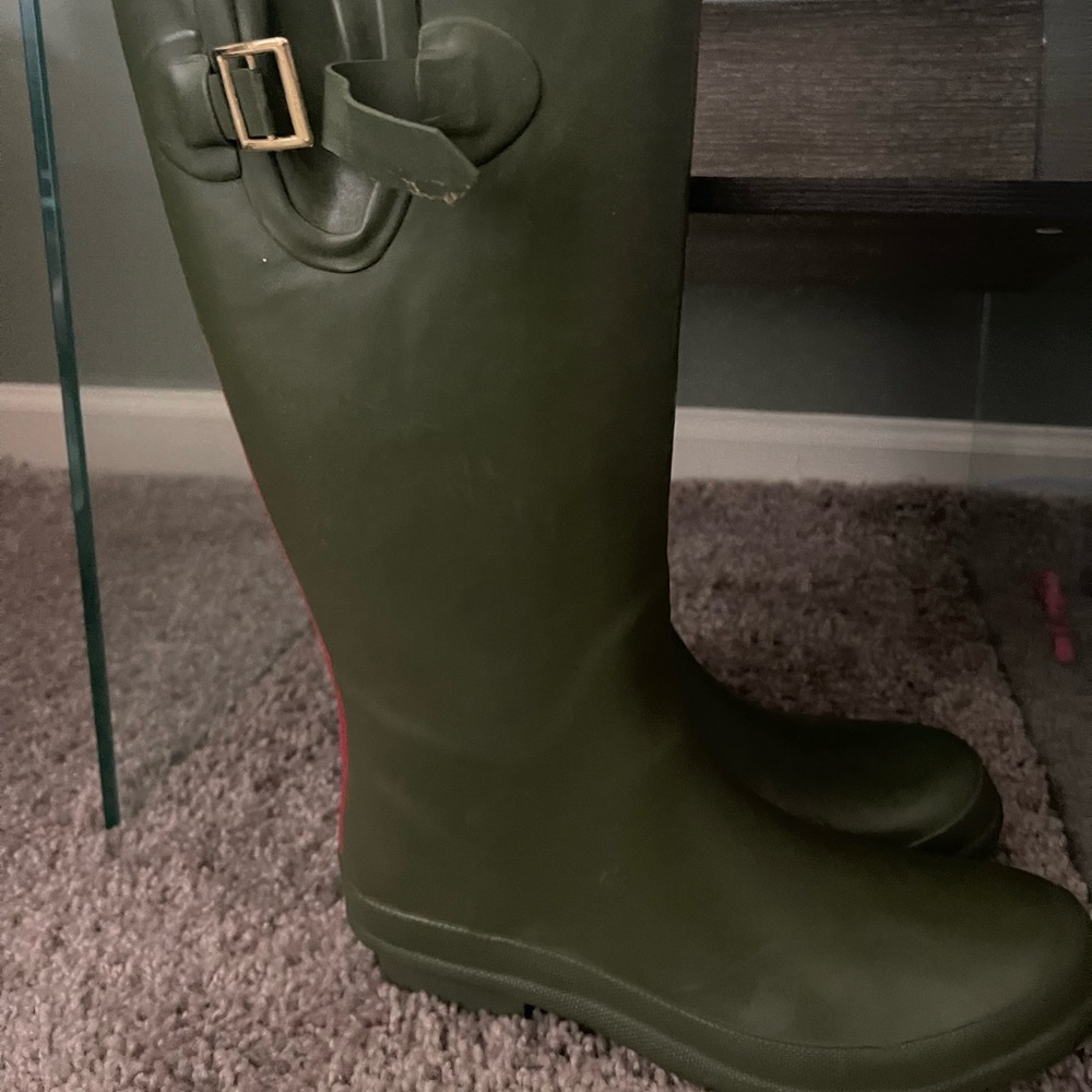 Mid length rain boots